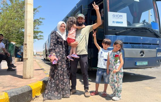 A Syrian family returning home to Syria after years in exile. ©UNHCR/Shawkat Al Harfous